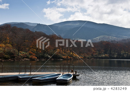 秋の須川湖 4283249