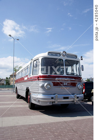 The old bus 4285040