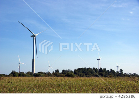 Landscape with a propeller 4285386