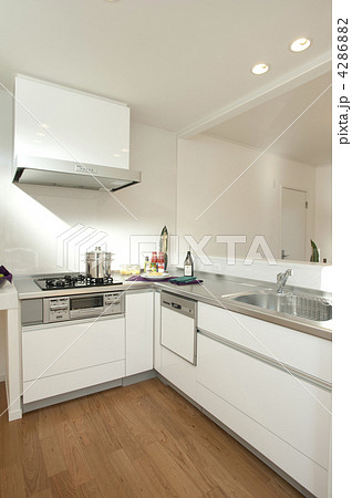 白のシステムキッチン 4286882