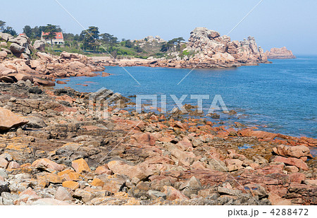 Pink granite coast in Brittany, France 4288472