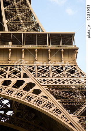 Fragment of the Eiffel Tower 4288953