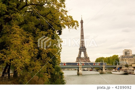 Autumn in Paris. View of the Eiffel tower, moving subway train a 4289092