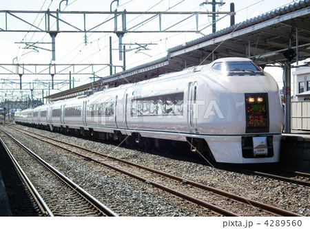スーパーひたち 651系 荒川沖駅 スーパーひたち 651系 荒川沖駅 4289560