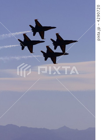 アメリカ海軍アクロバット飛行チーム、ブルーエンジェルス 4290720
