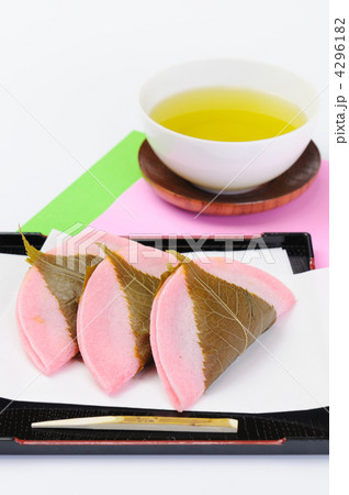 さくら餅と日本茶 4296182