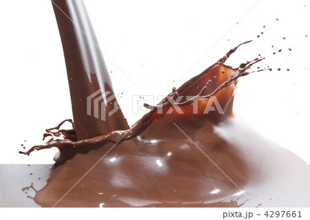 pouring chocolate pouring chocolate 4297661