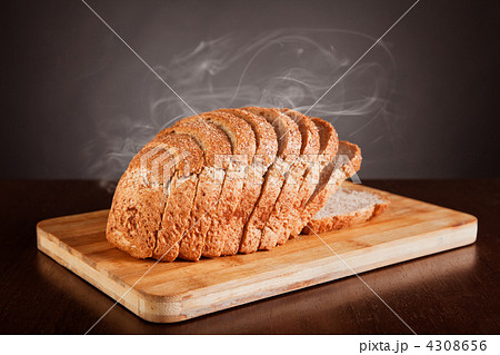 Fresh sliced bread 4308656