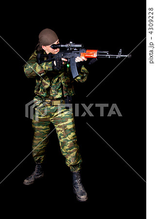 Full length shot of soldier with weapon 4309228