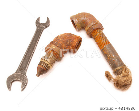 Old a pipe and a wrench 4314836