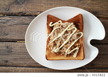 納豆マヨネーズトースト　簡単アレンジパン 4315822