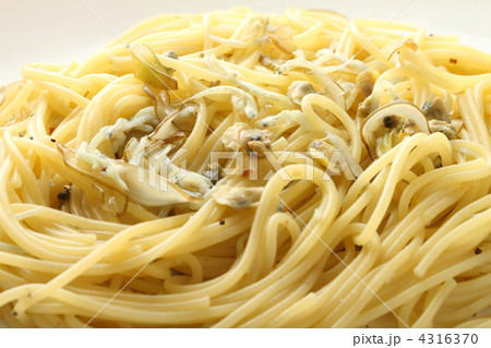 アサリとシラスとワカメのパスタ（梅しそ風味） 4316370