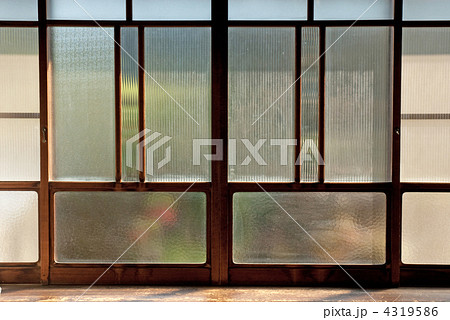 昭和のガラス窓 昭和のガラス窓 4319586