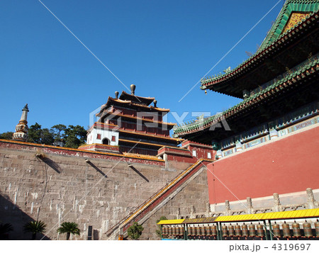 世界遺産　中国・承徳避暑山荘と外八廟の普寧寺 4319697