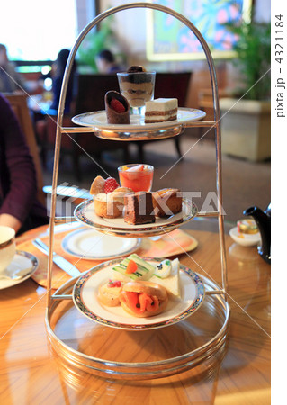 高級ホテルのアフタヌーンティー 4321184