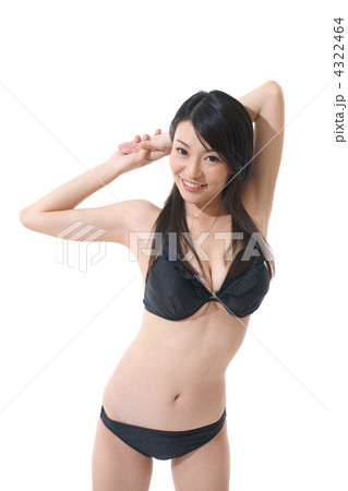 水着の若い女性 4322464