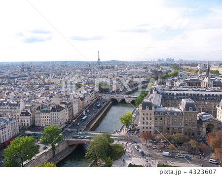パリ上空から パリ上空から 4323607