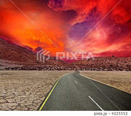 Road in desert 4325552