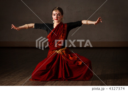 Exponent of Bharat Natyam dance Exponent of Bharat Natyam dance 4327374