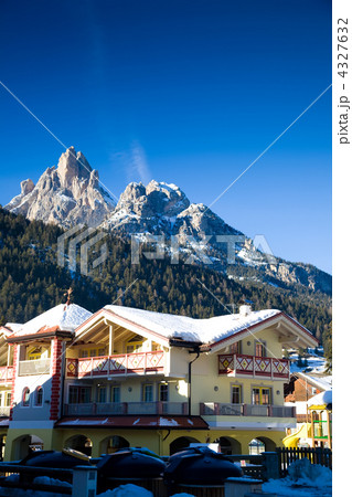 Hotel In Alps 4327632