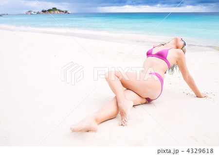 Tropical beach 4329618