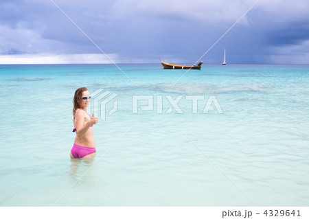 Young happy girl on the sea 4329641