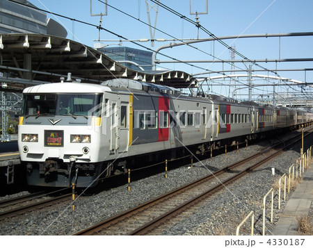 特急あかぎ 185系 さいたま新都心駅 特急あかぎ 185系 さいたま新都心駅 4330187