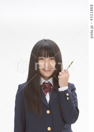 鉛筆を持つ黒髪の女子生徒 鉛筆を持つ黒髪の女子生徒 4331868