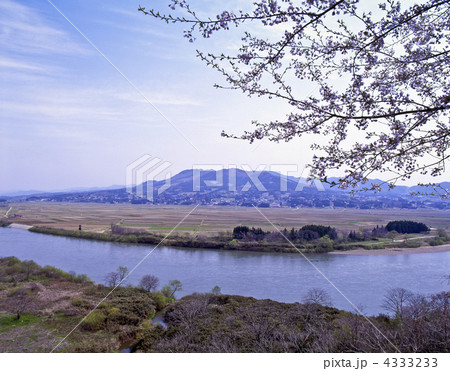 北上川と束稲山 4333233