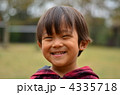 3歳児の笑顔 4335718