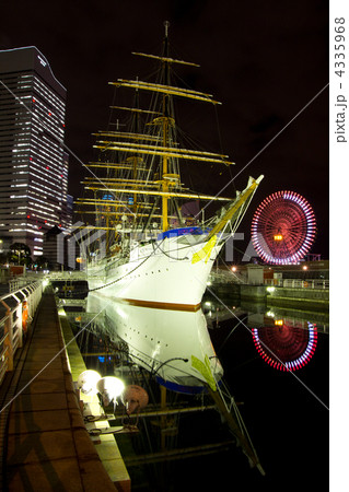 日本丸と横浜夜景 日本丸と横浜夜景 4335968