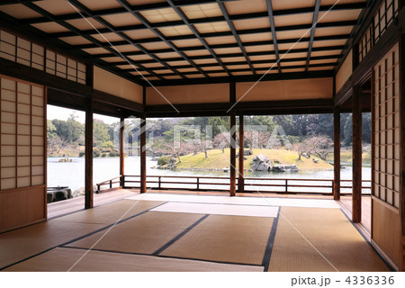 特別名勝「栗林公園」掬月亭の掬月より南湖をのぞむ 4336336