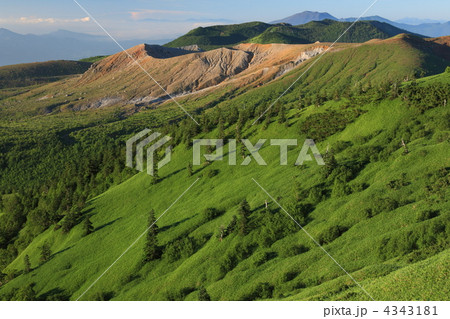 渋峠より草津白根山と浅間山 渋峠より草津白根山と浅間山 4343181