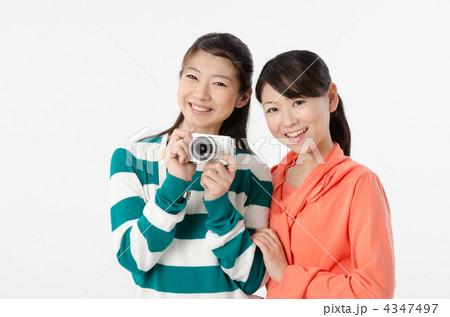 カメラを持つ２人の女性 4347497