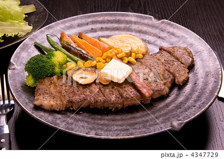 黒毛和牛のサーロインステーキ 4347729