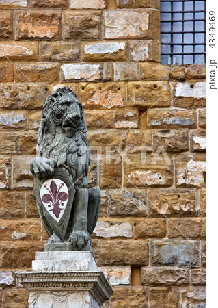 Sculpture of lion Sculpture of lion 4349469