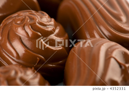 Macro of chocolate candies background 4352331