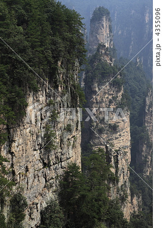 張家界天子山自然保護区天子座の岩峰 4355096