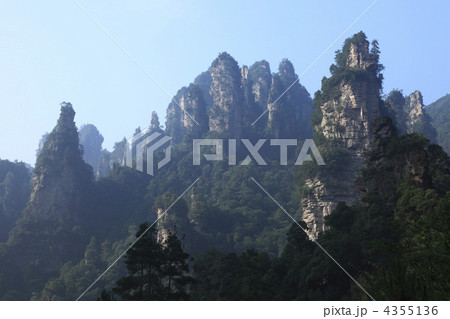 天子山自然保護区十里画廊の岩峰 4355136