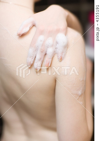 Washing woman 4355191