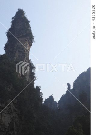 張家界十里画廊採薬老人 張家界十里画廊採薬老人 4355220