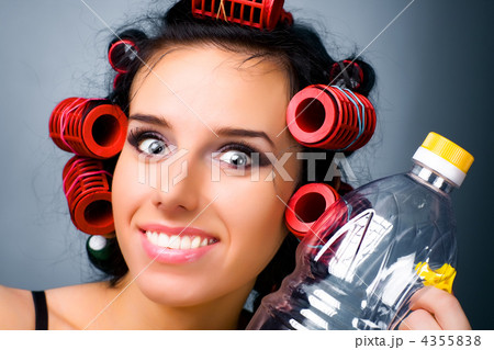 Young housewife 4355838