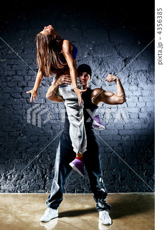 Dancer couple 4356385