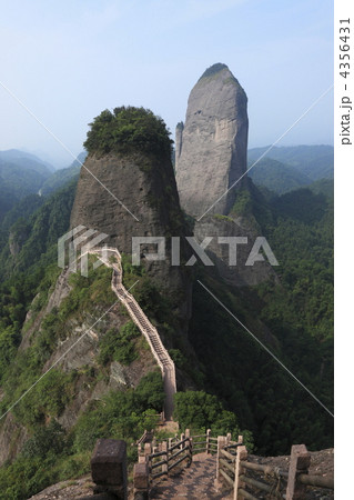 世界遺産崀山駱駝峰と蜡烛峰 世界遺産崀山駱駝峰と蜡烛峰 4356431