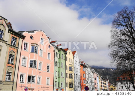 インスブルック　町並み 4358240