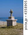 The cross and the sea 4358905