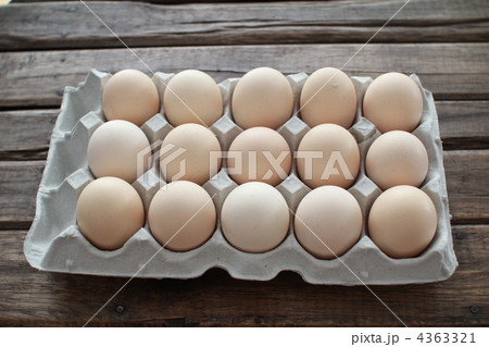 パルプエッグカートンに入って届いた産地直送さくら鶏の卵　さくらたまご 4363321