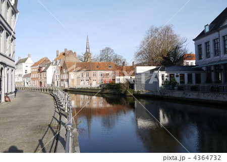 Belgium Belgium 4364732