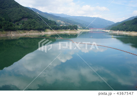 夏の草木ダム〜水鏡 4367547