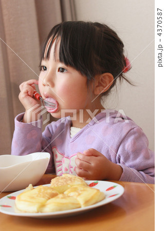 3 years old 3 years old 4370587
